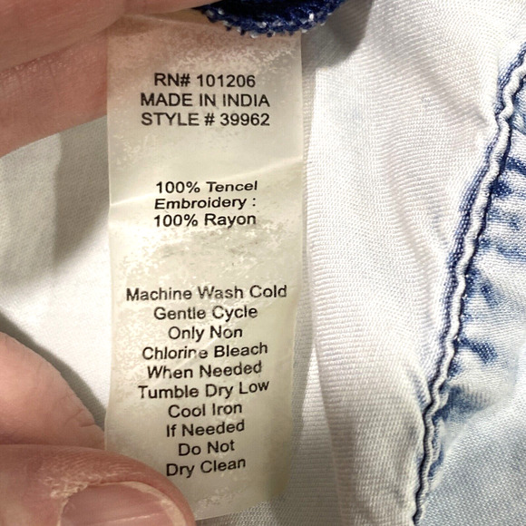 Soft Surroundings Work of Art Embroidered Blue Chambray Popover Blouse Top P/S - Picture 13 of 13